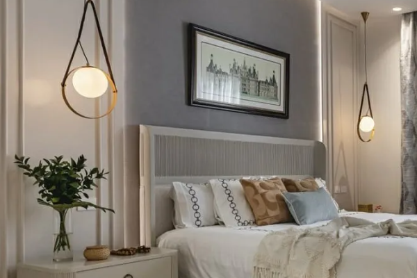 Kamar tidur dengan desain interior kontemporer